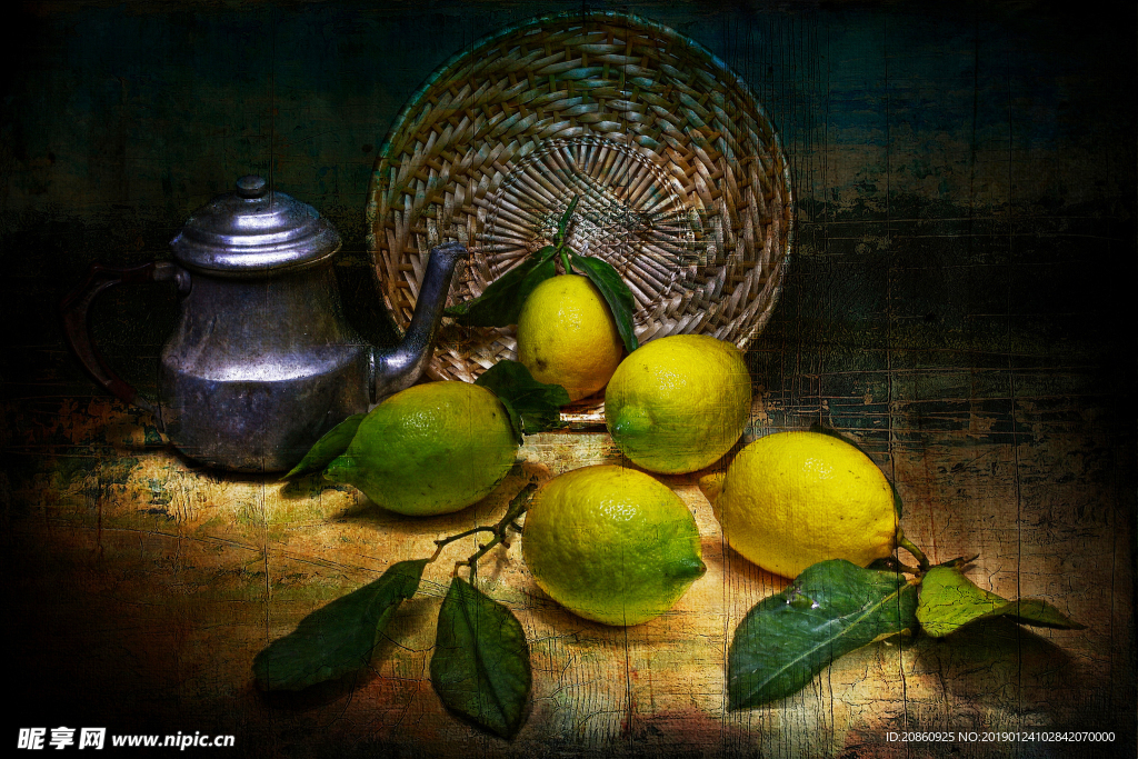 木桌上的柠檬图片