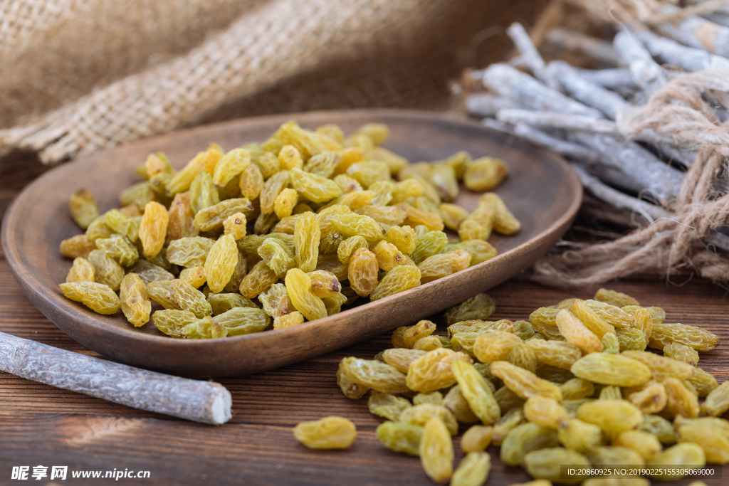 美味的葡萄干图片