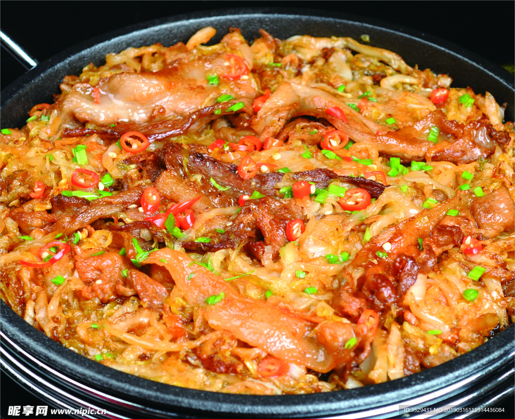 铁板五花肉煎酸菜