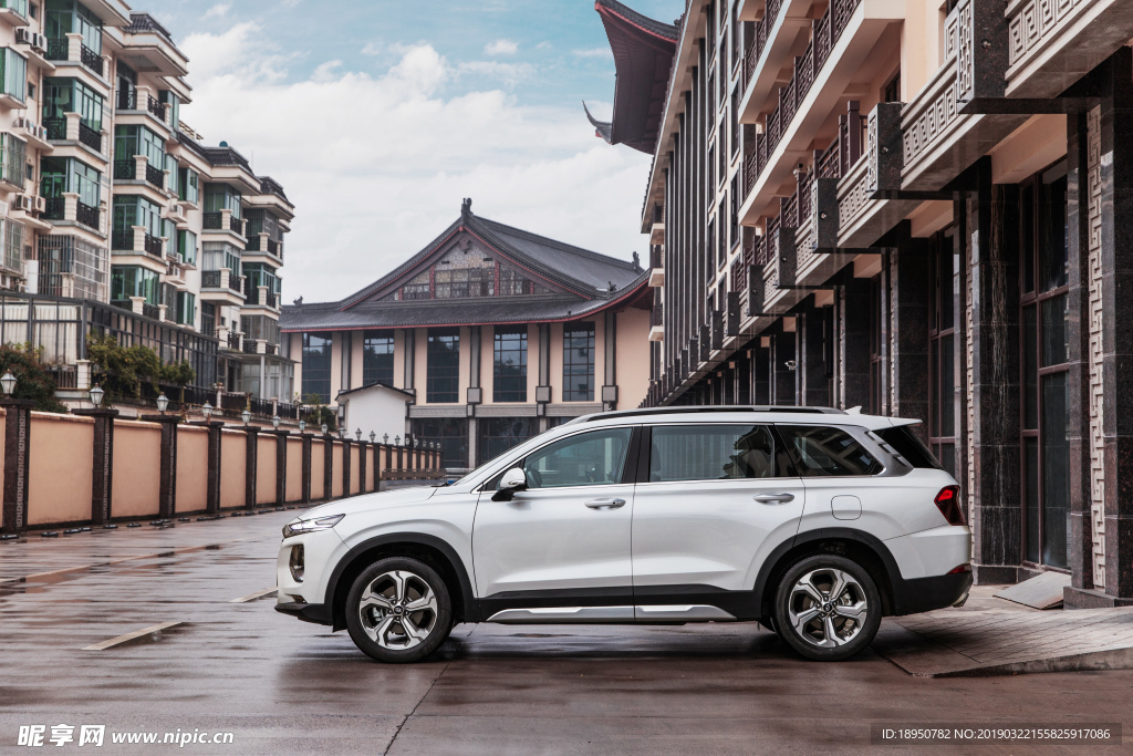 北京现代 第四代胜达 6座SU