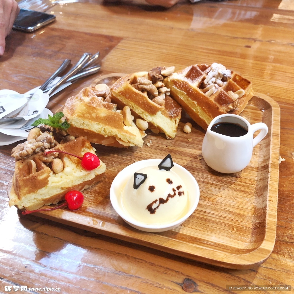 美味坚果华夫饼图片