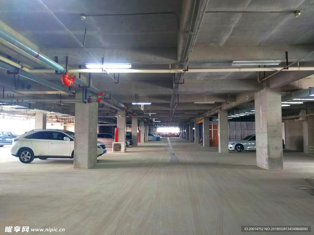 室内停车场