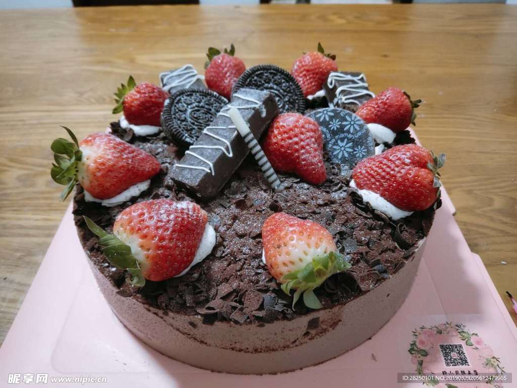草莓巧克力蛋糕