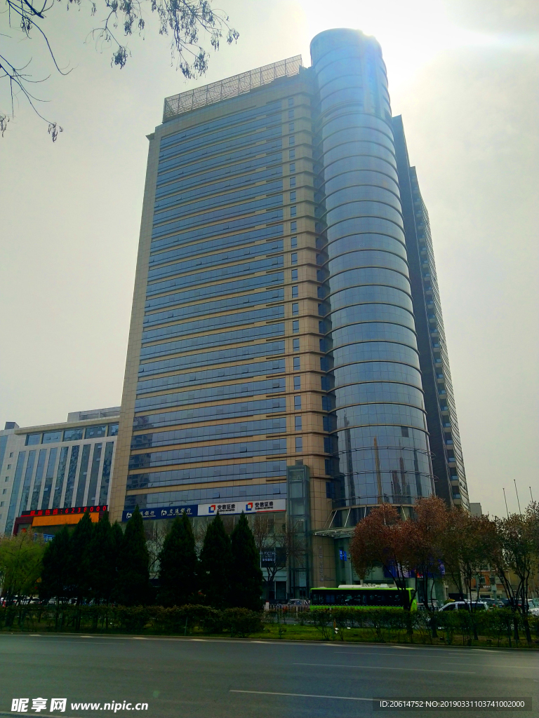 雄壮的城市高楼