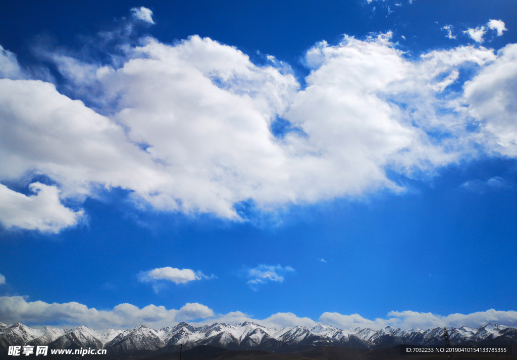 蓝天白云雪山青藏高原