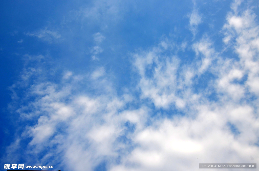 天空  蓝天  白云  阴天