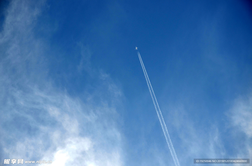 飞机 起飞    天空  蓝天