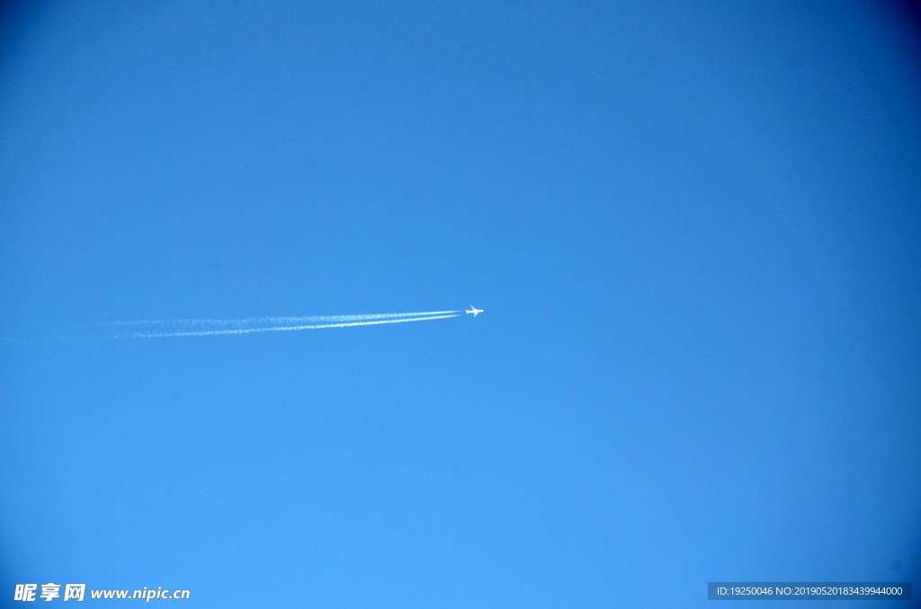 飞机 起飞    天空  蓝天