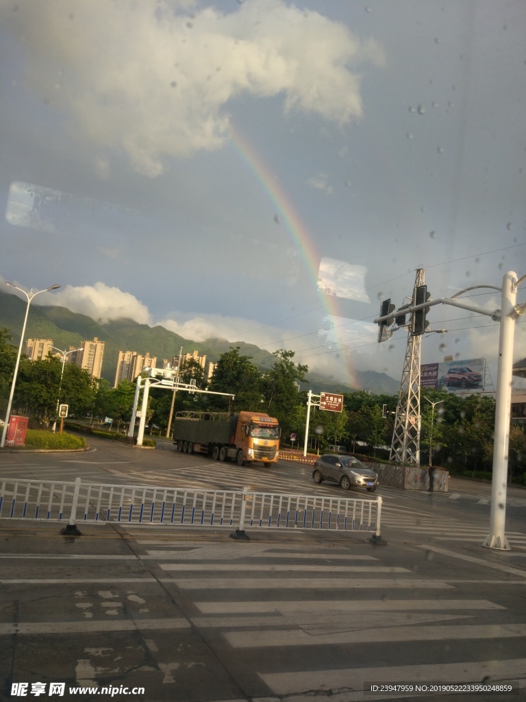 雨后彩虹