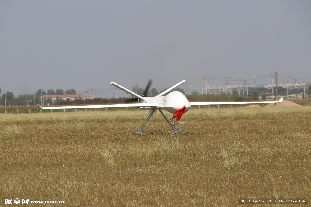 无人机  中大型无人机  飞机