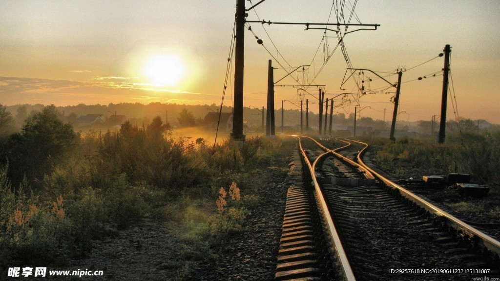 铁路晨光