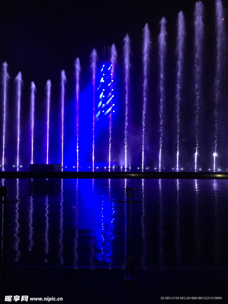 欢乐谷 水幕激光秀 海报背景底