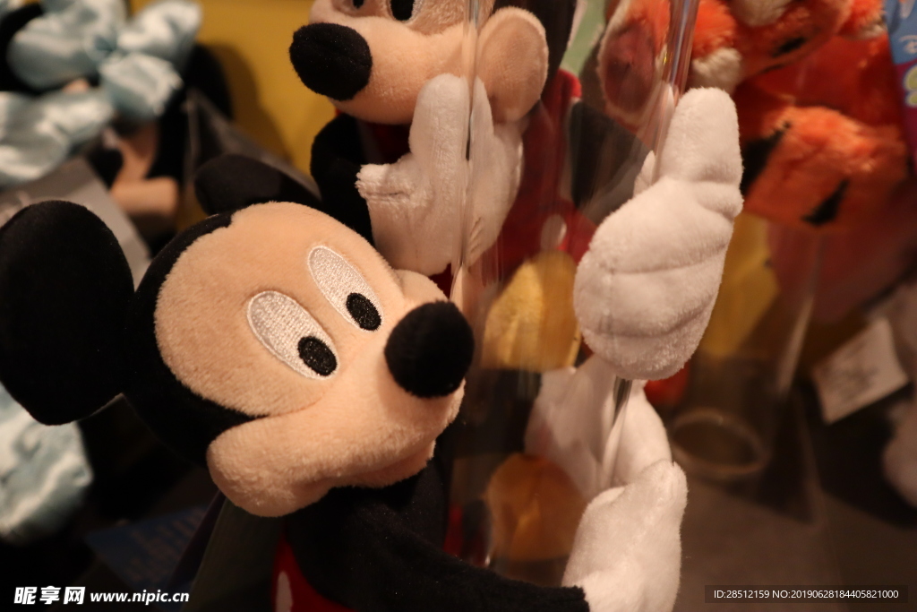 上海迪士尼购物街米奇玩偶毛绒玩