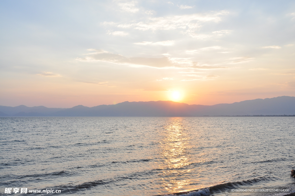 蓝天 白云 晚霞