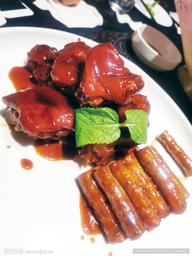 铁棍山药焖猪手