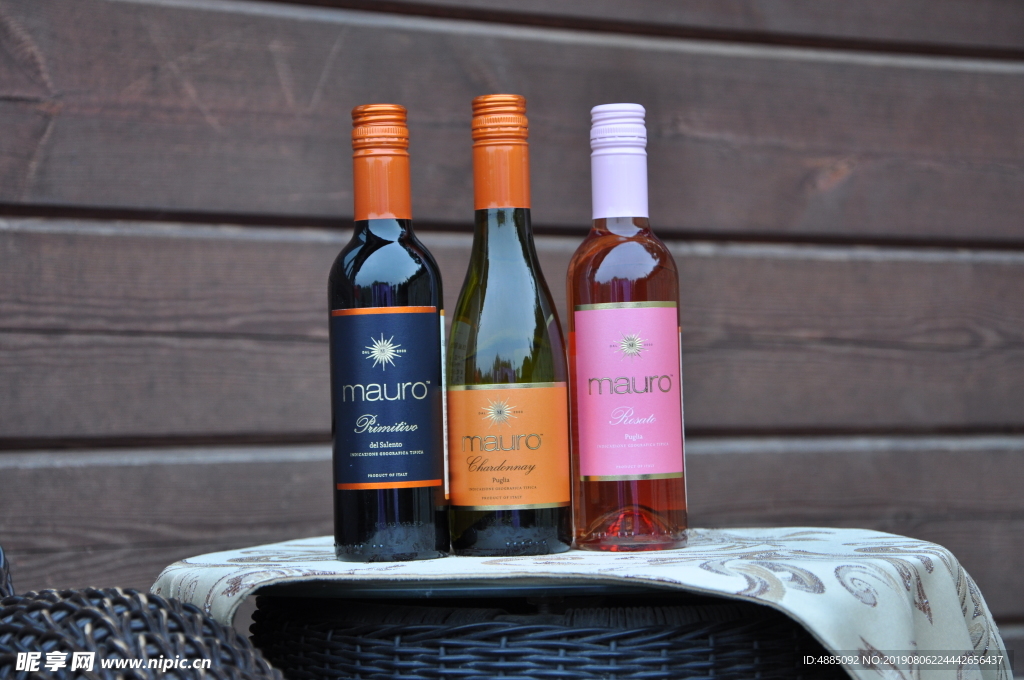 瑪威勒葡萄酒小瓶迷你酒户外拍摄