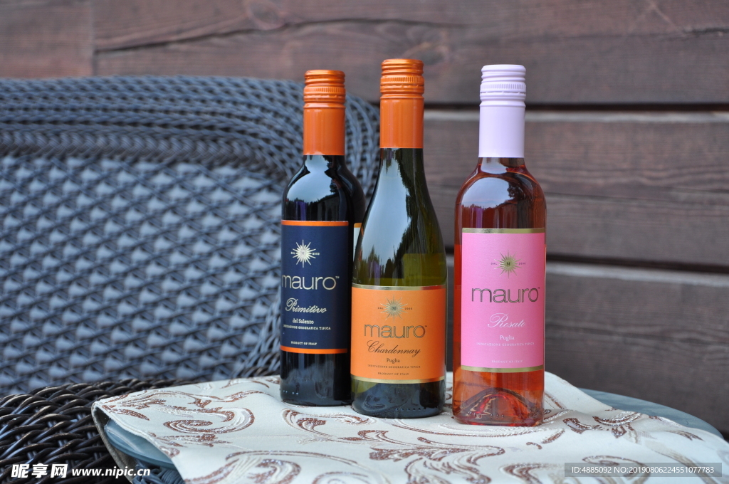 瑪威勒葡萄酒小瓶迷你酒户外拍摄