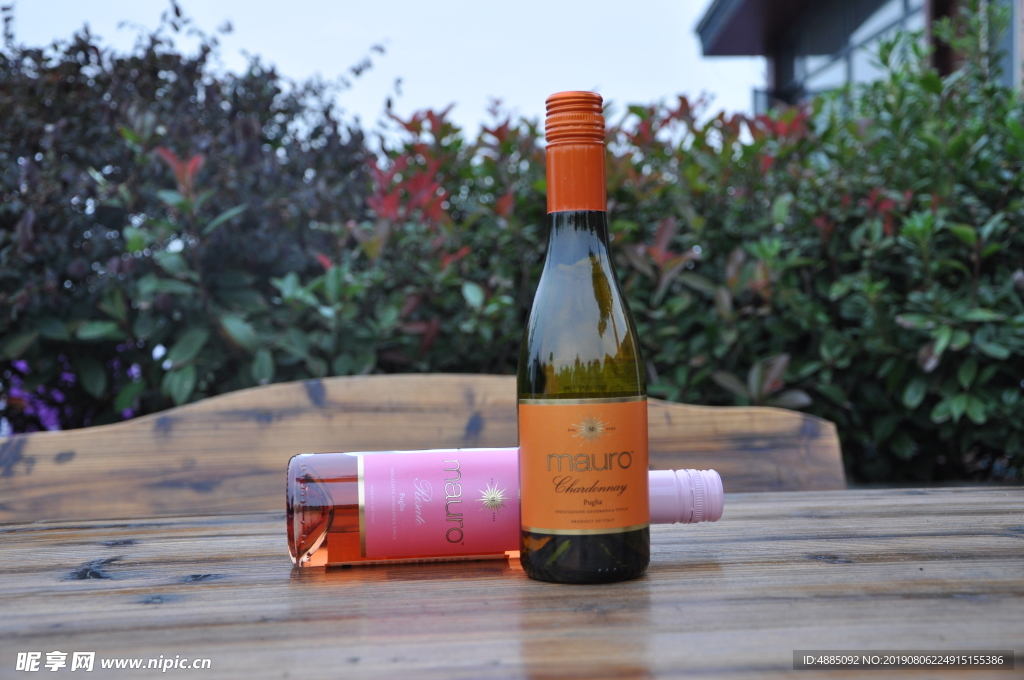 瑪威勒葡萄酒小瓶迷你酒户外拍摄