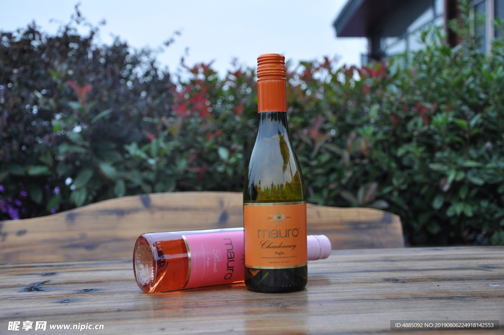 瑪威勒葡萄酒小瓶迷你酒户外拍摄