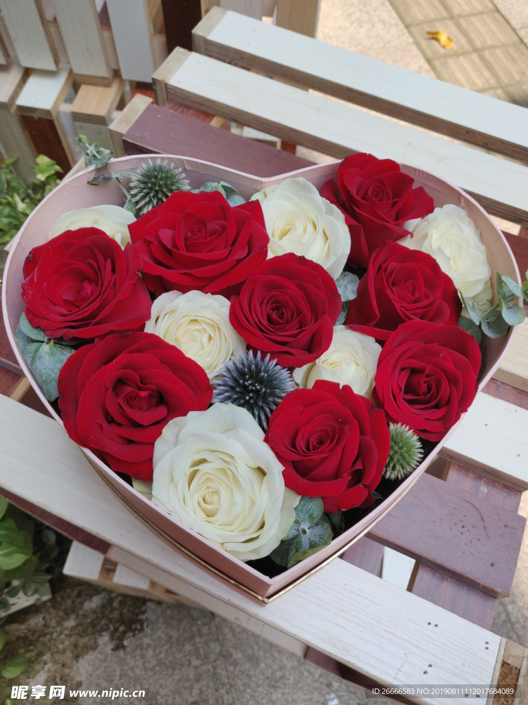 红色玫瑰礼盒