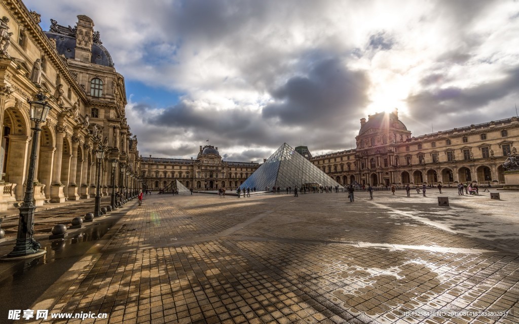 法国卢浮宫博物馆
