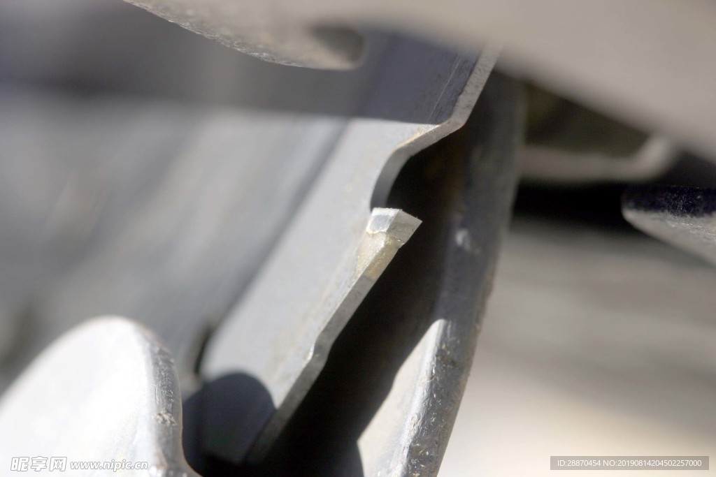 锯片圆锯片的锋利尖端倾角