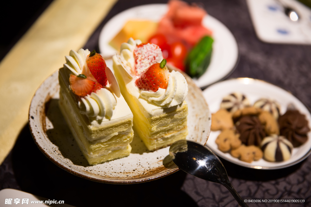 草莓蛋糕  饼干小食