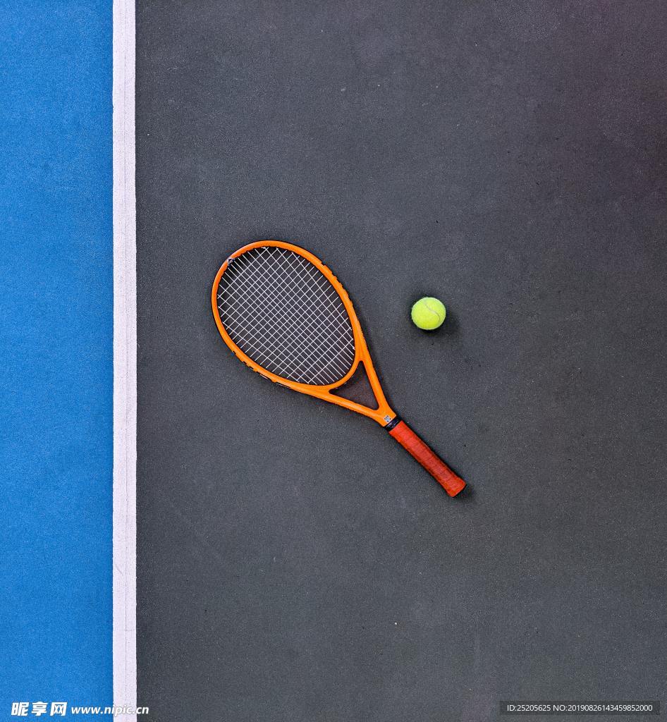 网球拍和球