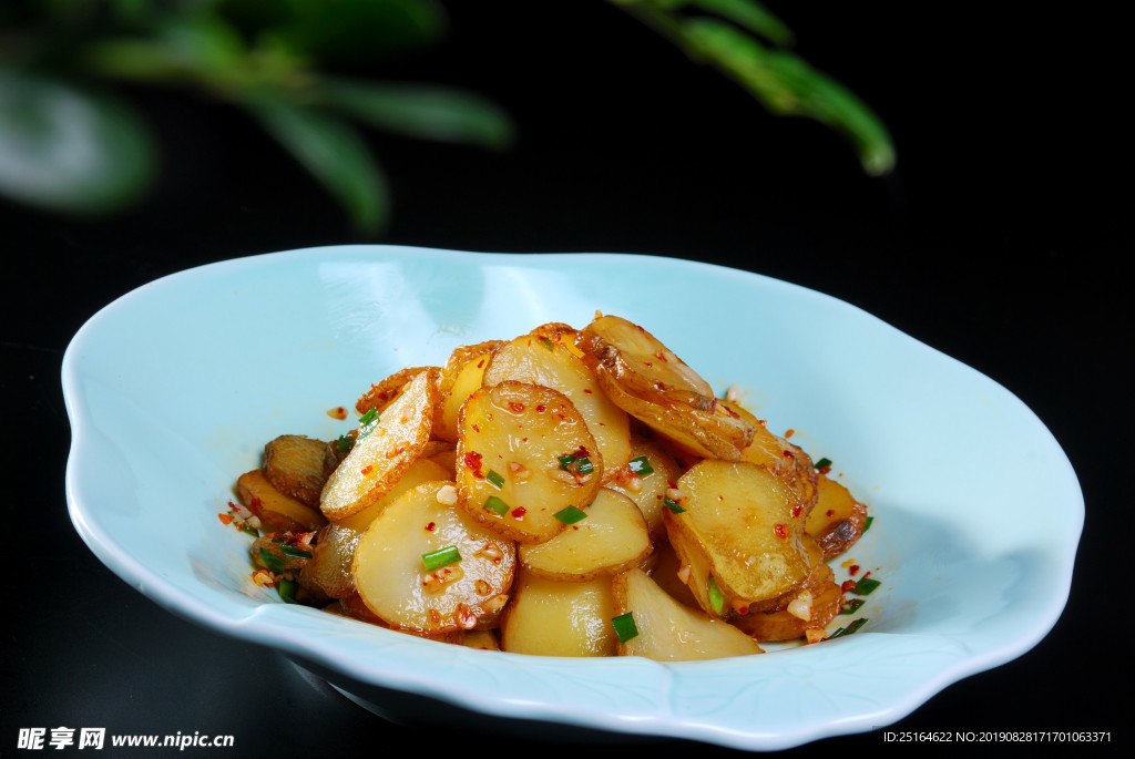 韭香锁边土豆片