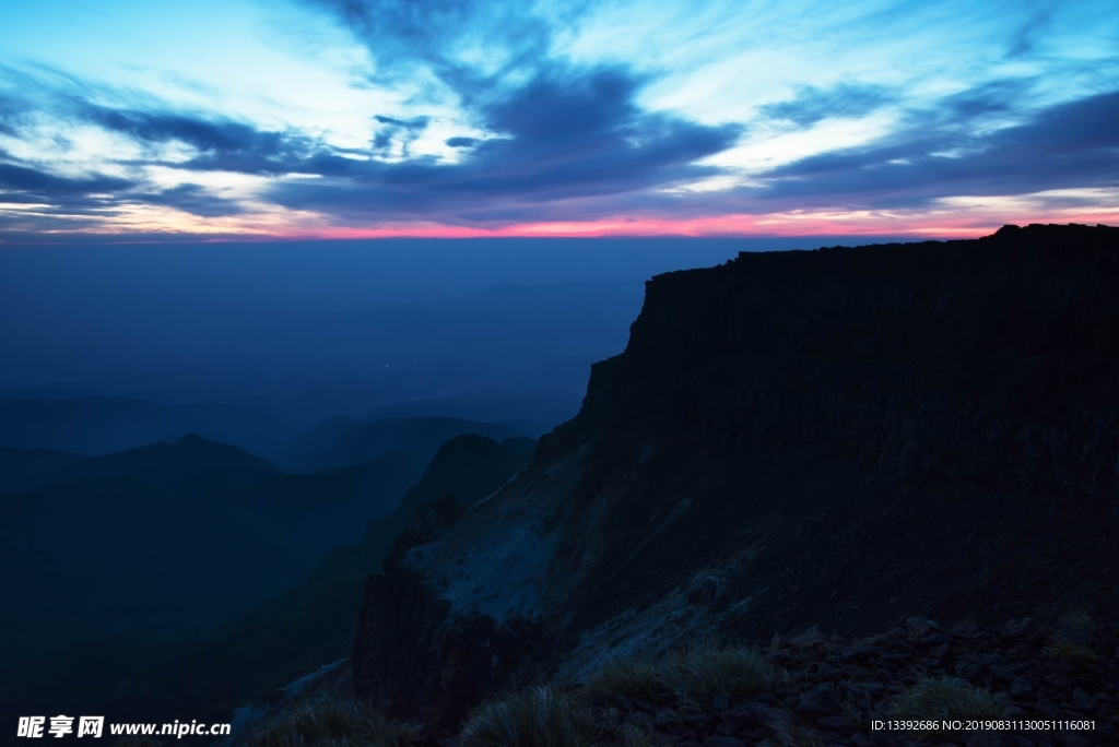 云海 云 火烧云 夜幕 山