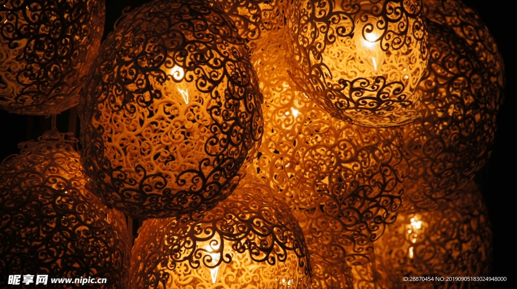 壮观的枝形吊灯