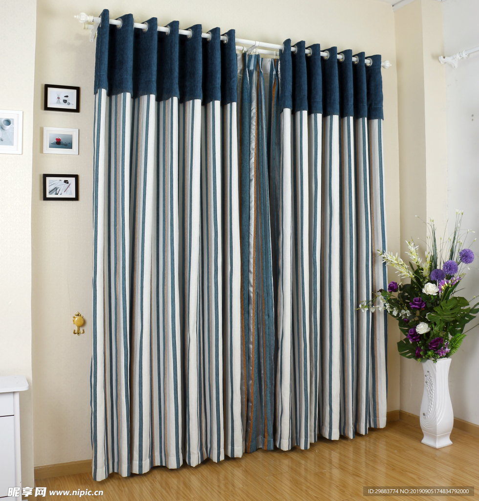 时尚简约蓝色条纹窗帘