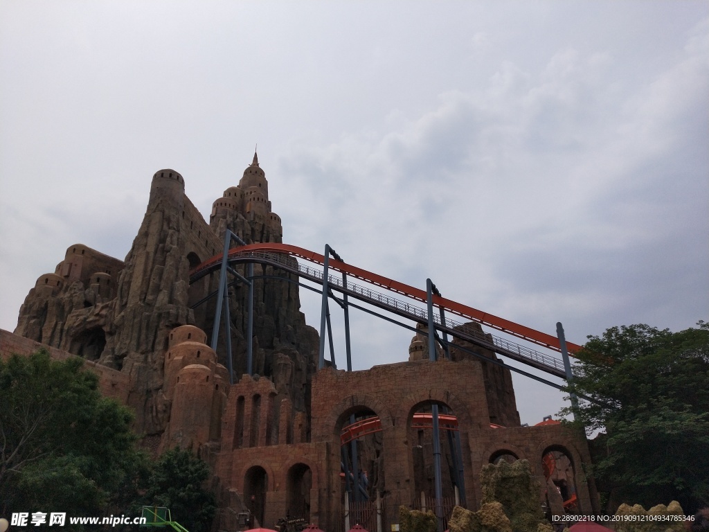 水晶神翼过山车