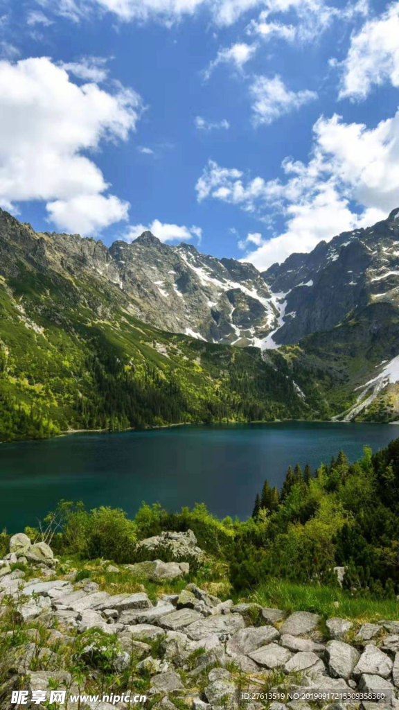 美丽的湖光山色风景图