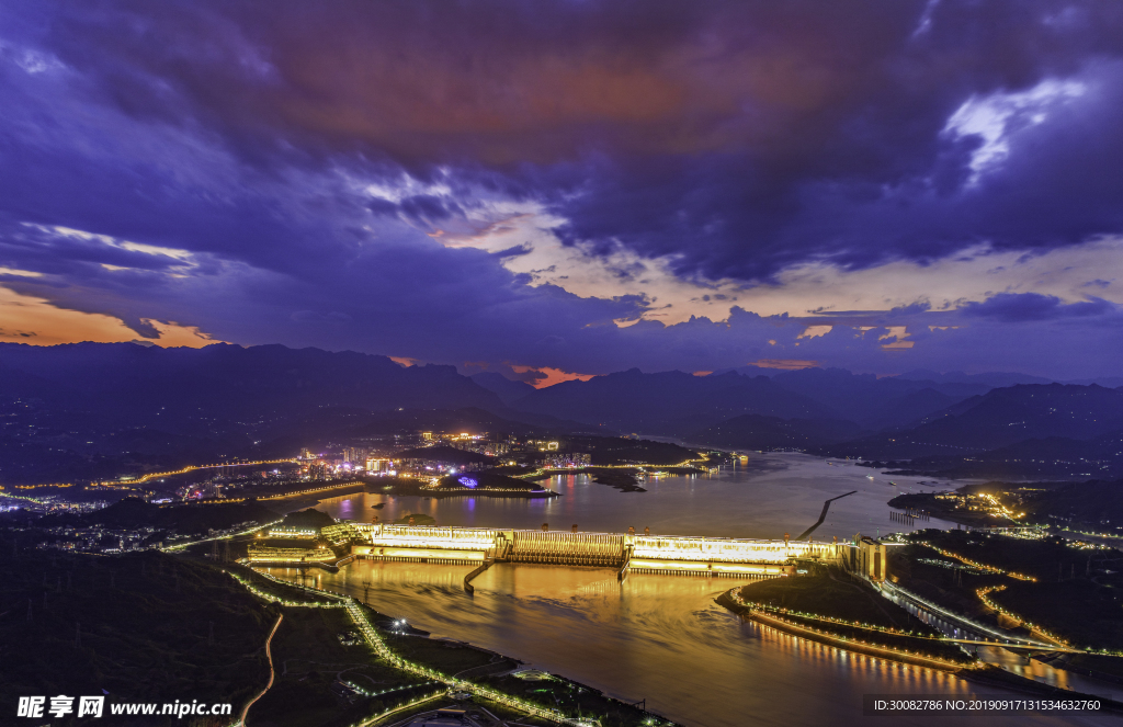 三峡大坝夜景
