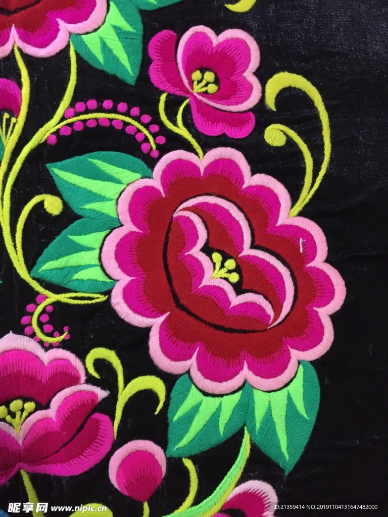 楚雄彝族手工刺绣花纹