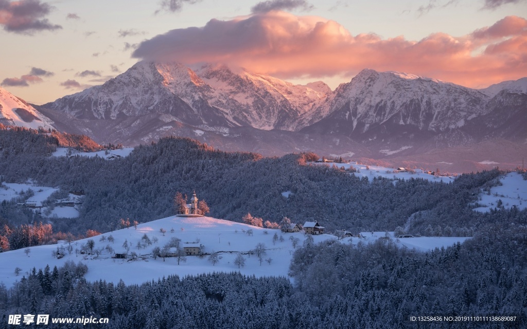 群山森林天空云彩风景