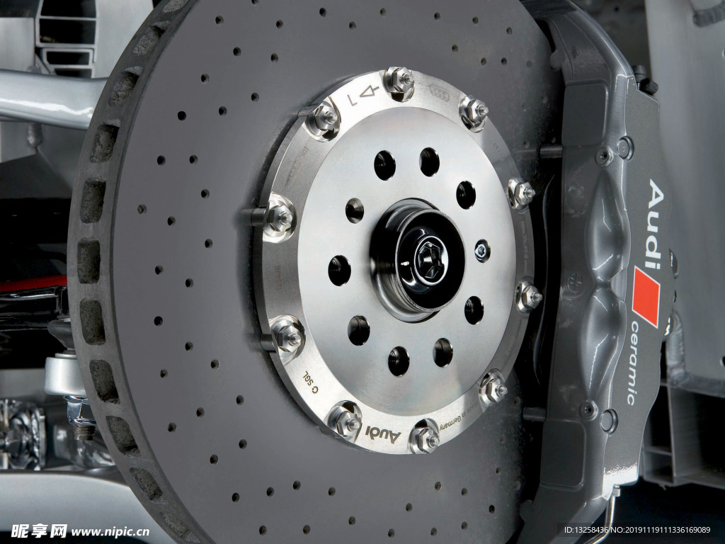 汽车卡钳刹车背景