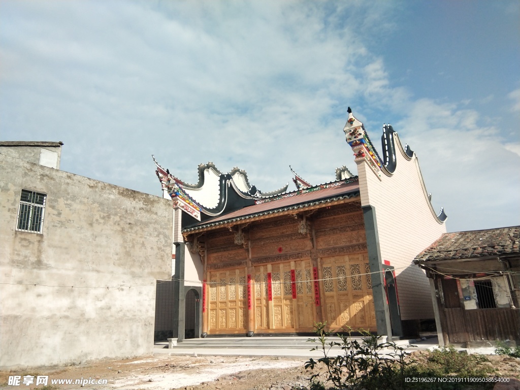 天空   蓝天    草地