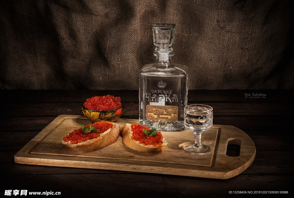 鱼子酱 美酒 菜板 美食 背景