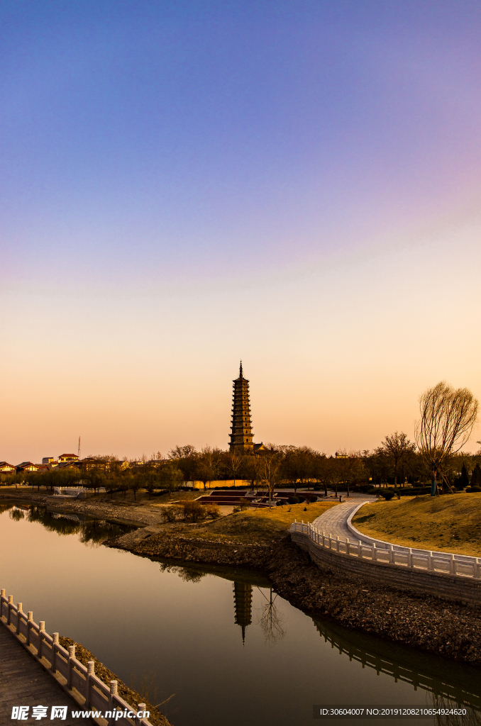 海丰塔，史称唐塔，原名大觉寺塔