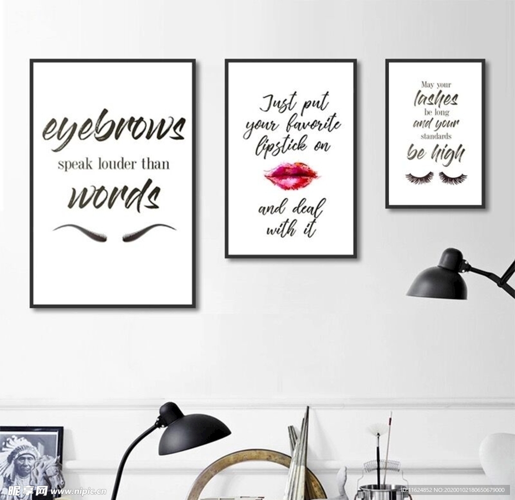 现代简约卡通手绘嘴唇动物装饰画