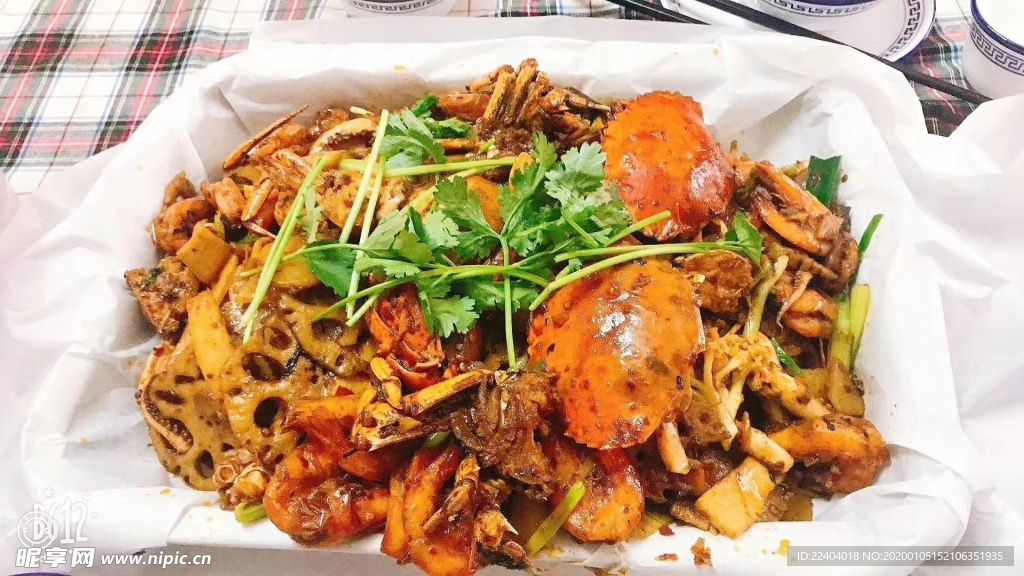 特色手抓纸包海鲜