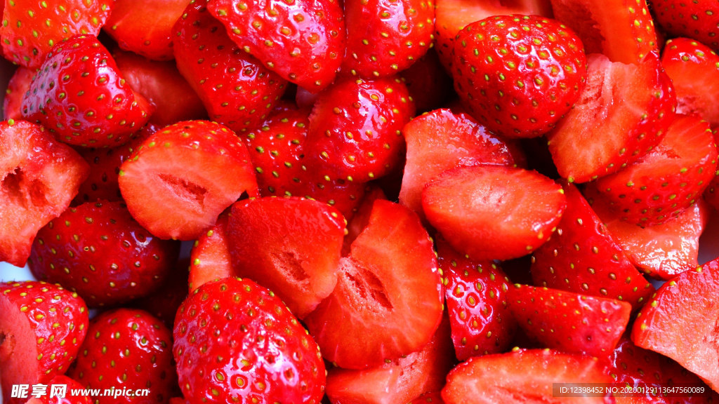 新鲜草莓水果沙拉