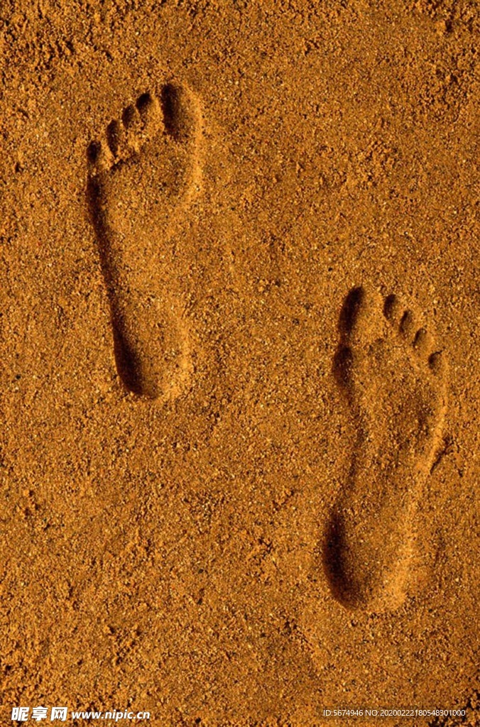 沙滩脚印