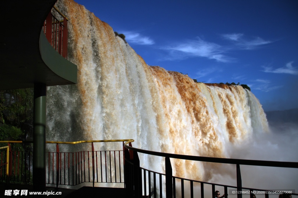 壮观的瀑布