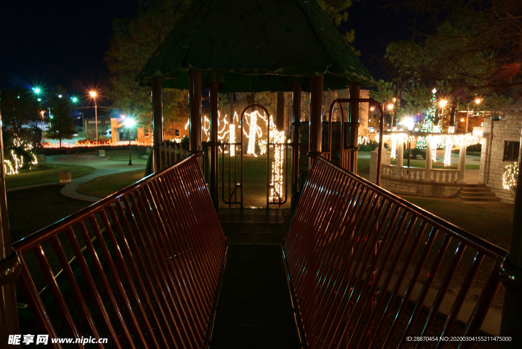 夜间游乐场