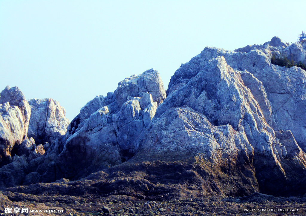 海边礁石