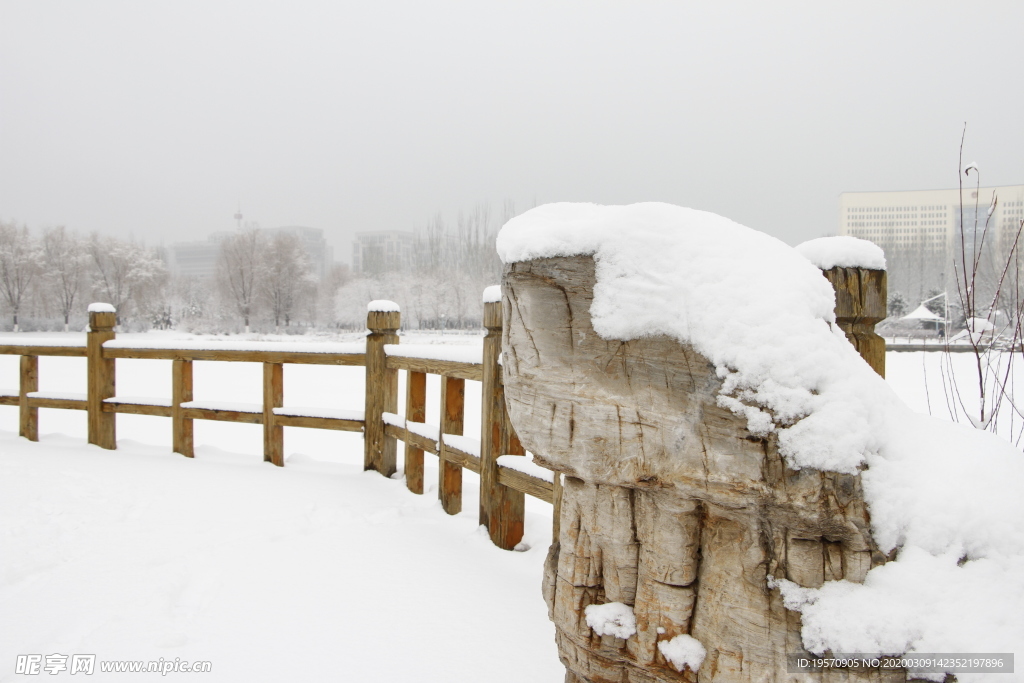 雪中栏杆
