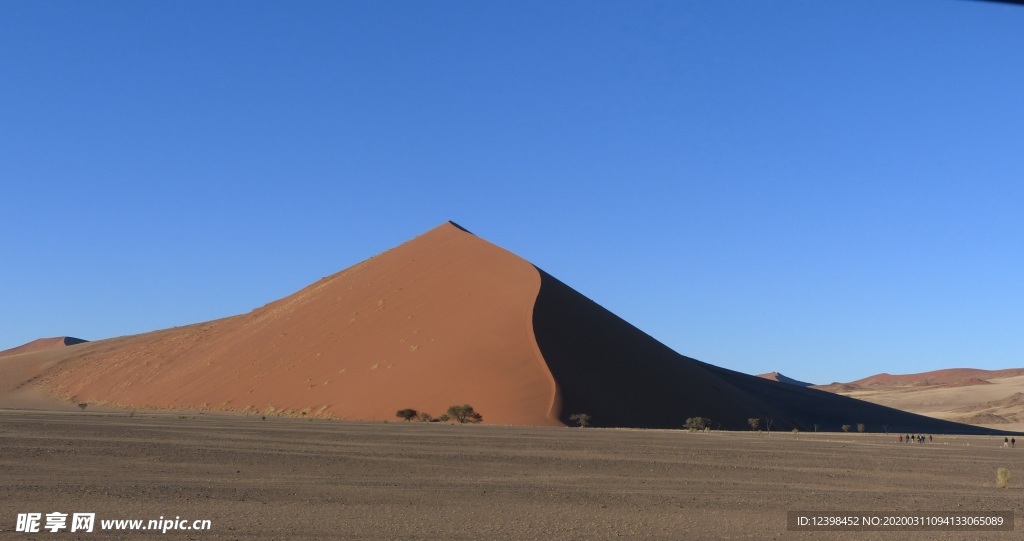 荒凉的沙漠景观
